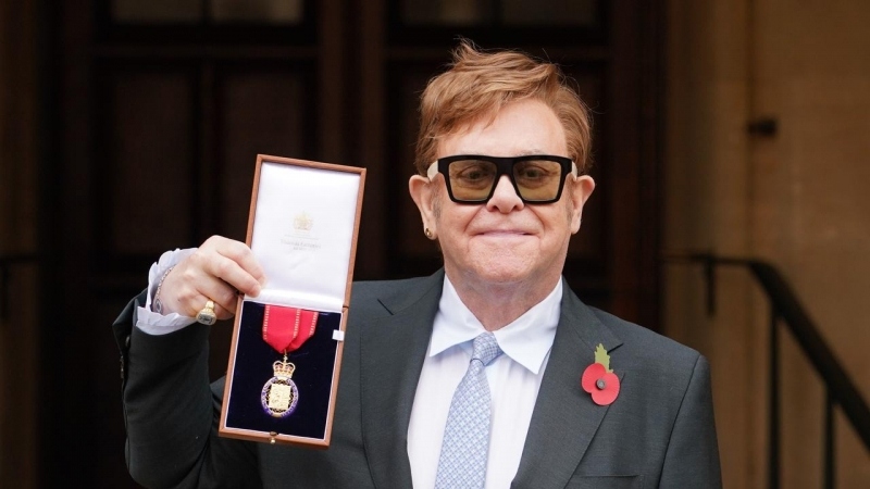 Huân chương danh dự vinh danh nghệ sĩ, nhà bảo trợ từ thiện Elton John